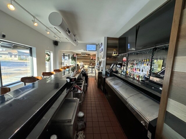 More Photos Of 8713 Gravois Rd, Saint Louis Restaurant For Lease