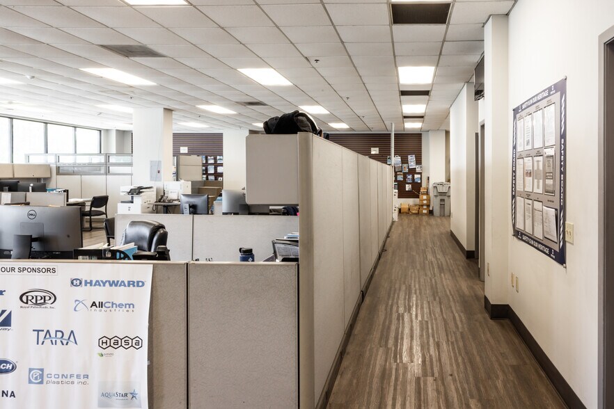 More Photos Of 6480 Best Friend Rd, Norcross Showroom For Lease