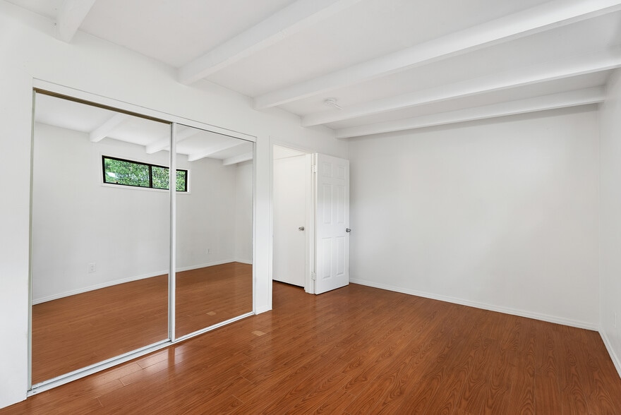 More Photos Of 1124 Victoria St, Costa Mesa Apartments For Sale