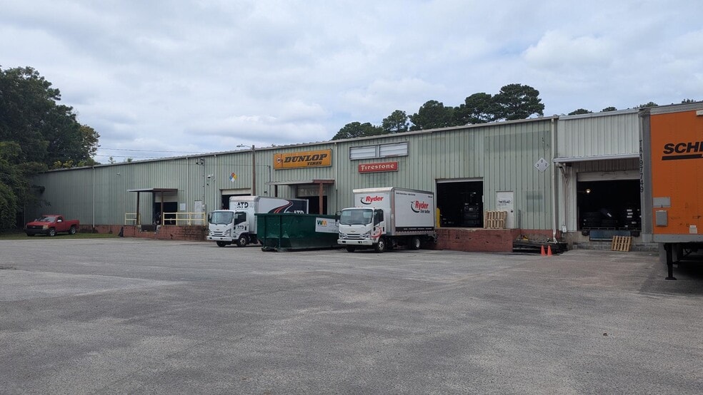 More Photos Of 2405 Wrightsville Ave, Wilmington Distribution For Lease