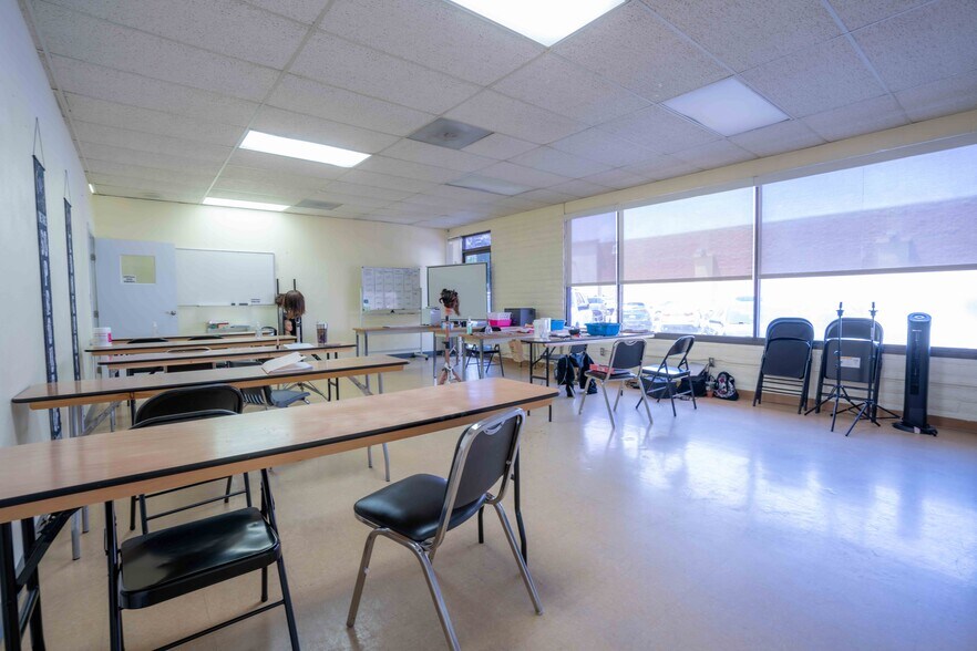 More Photos Of 2627 W Florida Ave, Hemet Office For Sale