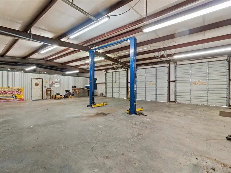 More Photos Of 420 E Scott St, Gilmer Industrial For Sale