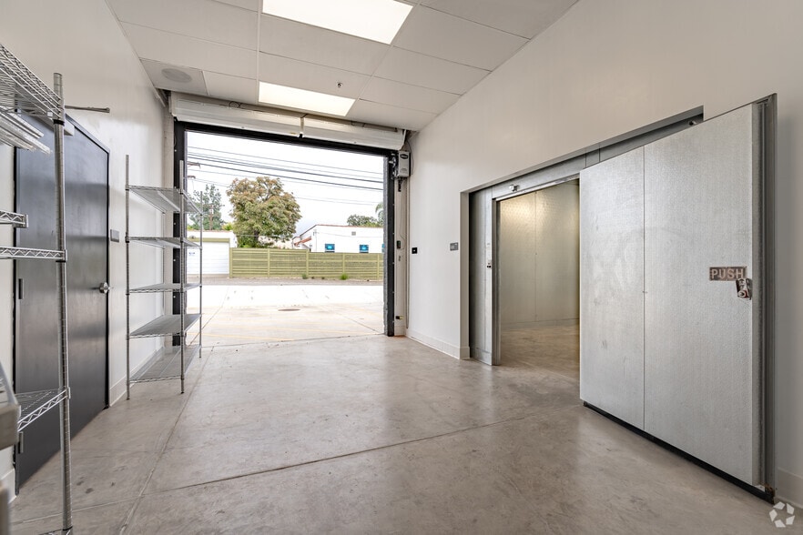 More Photos Of 6222 San Fernando Rd, Glendale Restaurant For Lease