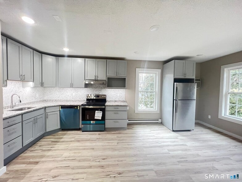 More Photos Of 5 Brookside Ln, Woodstock Apartments For Sale