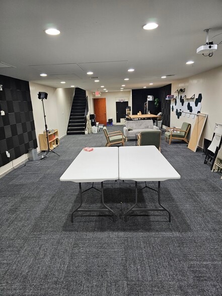 More Photos Of 1416A Clintonville St, Whitestone General Retail For Sale