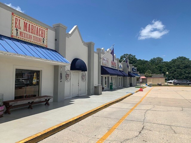 More Photos Of 100-225 N Lewis St, New Iberia Unknown For Lease
