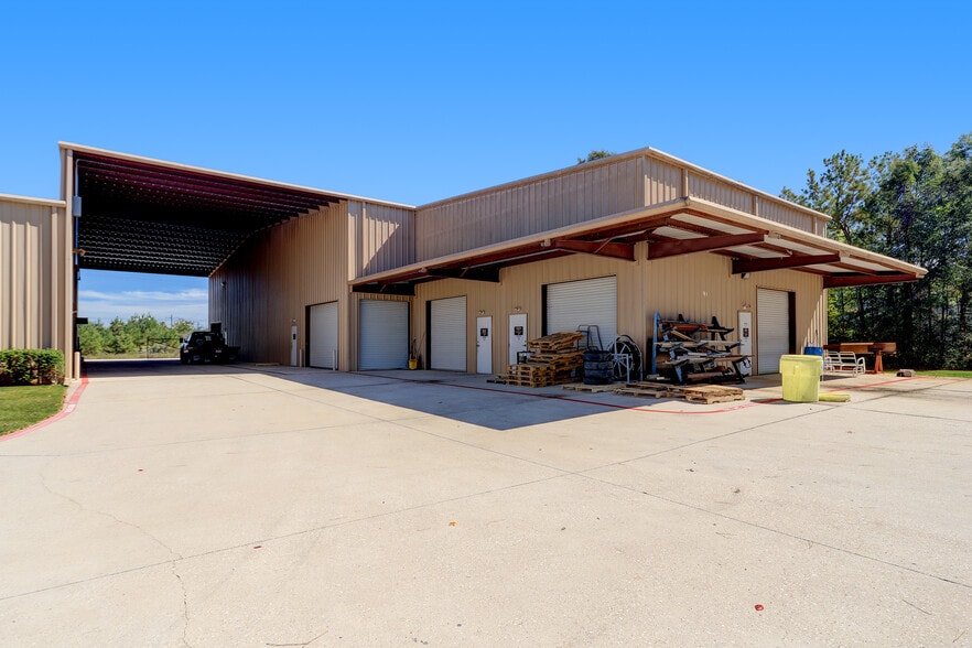 More Photos Of 18914 E Industrial Pkwy, New Caney Service For Sale