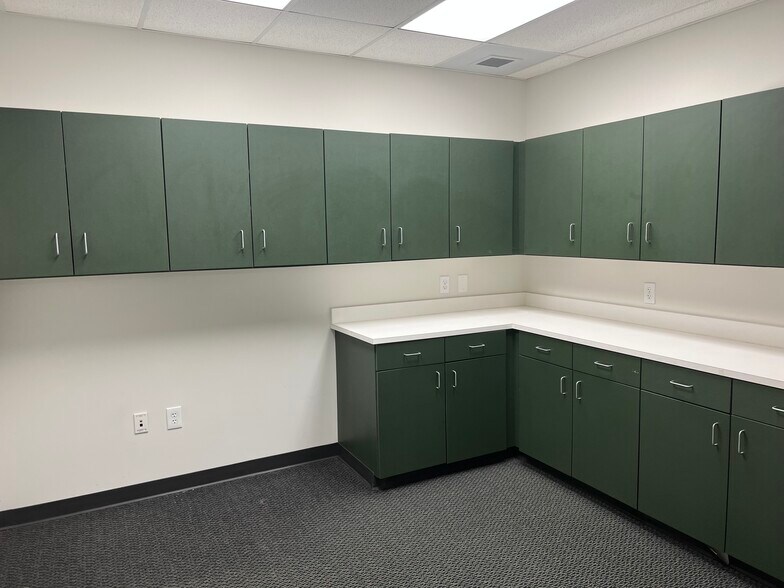 More Photos Of 616 Industrial Ave, Greensboro Flex For Lease