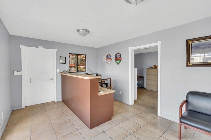 More Photos Of 25533 N Highway 99, Acampo Service For Sale