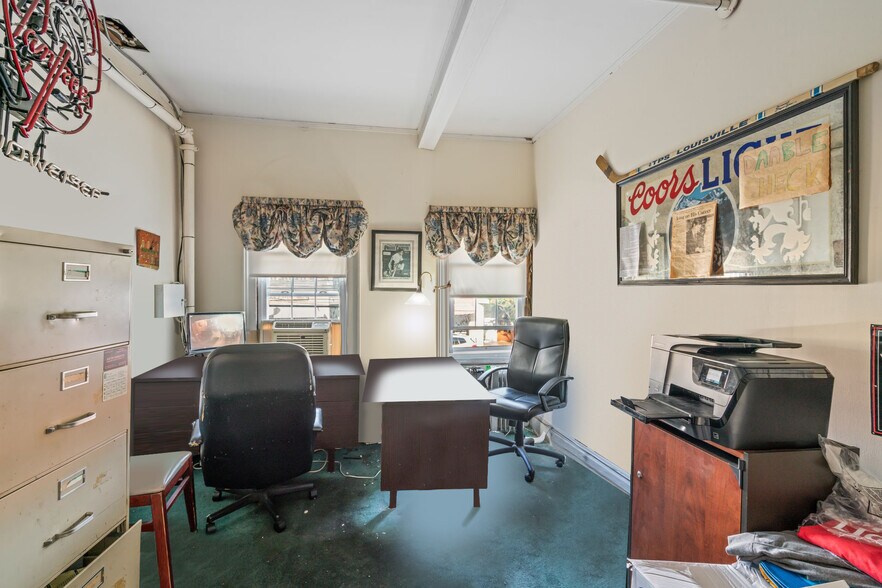 More Photos Of 8 Wall St, Huntington Restaurant For Sale