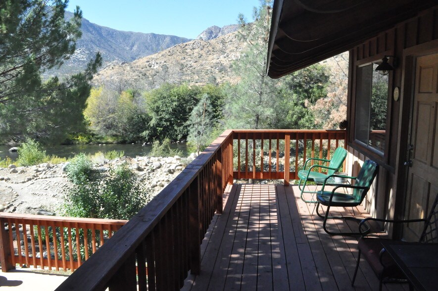 More Photos Of 16123 Sierra Way, Kernville Hotel For Sale