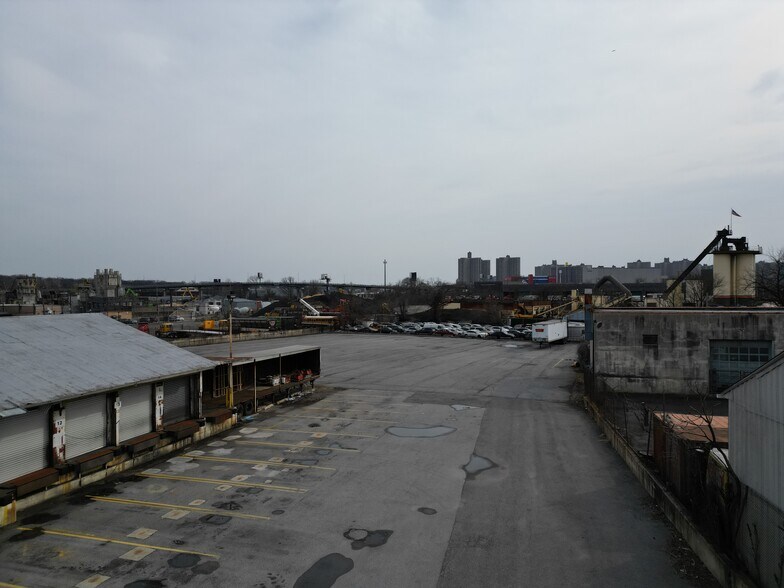 More Photos Of 12 Dock St, Mount Vernon Truck Terminal For Lease