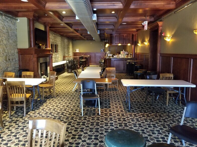 More Photos Of 106 2nd St E, Hastings Restaurant For Sale