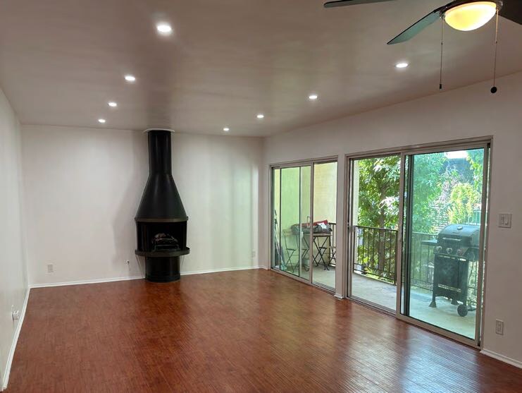 More Photos Of 7736 Paseo del Rey, Venice Apartments For Sale