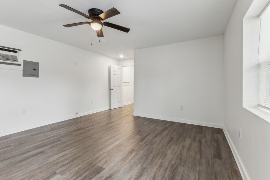 More Photos Of 545740 US Highway 1, Callahan Apartments For Sale