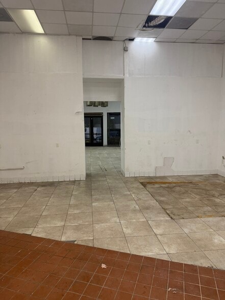 More Photos Of 3801-3817 Pacific Coast Hwy, Torrance Storefront For Lease