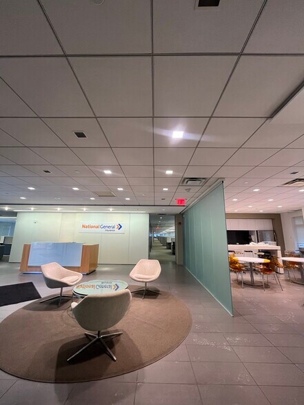 More Photos Of 550 Essjay Rd, Williamsville Loft Creative Space For Lease