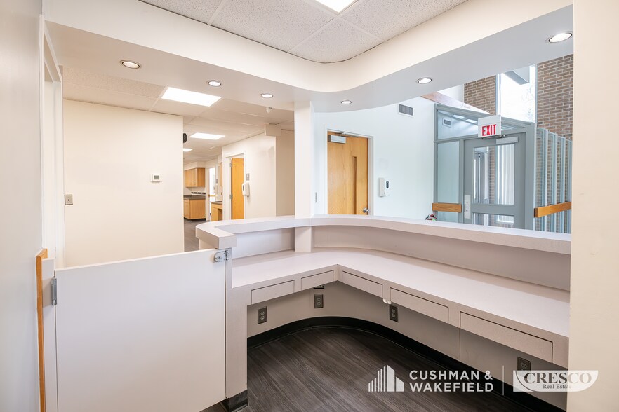More Photos Of 2323 Lee Rd, Cleveland Heights Medical For Lease