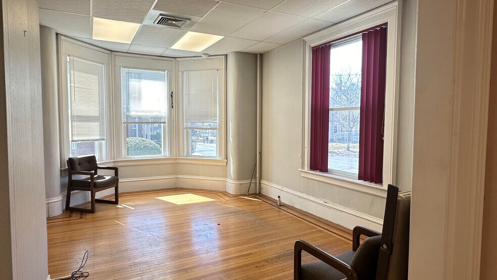 More Photos Of 512 Pleasant St, Holyoke Office For Lease