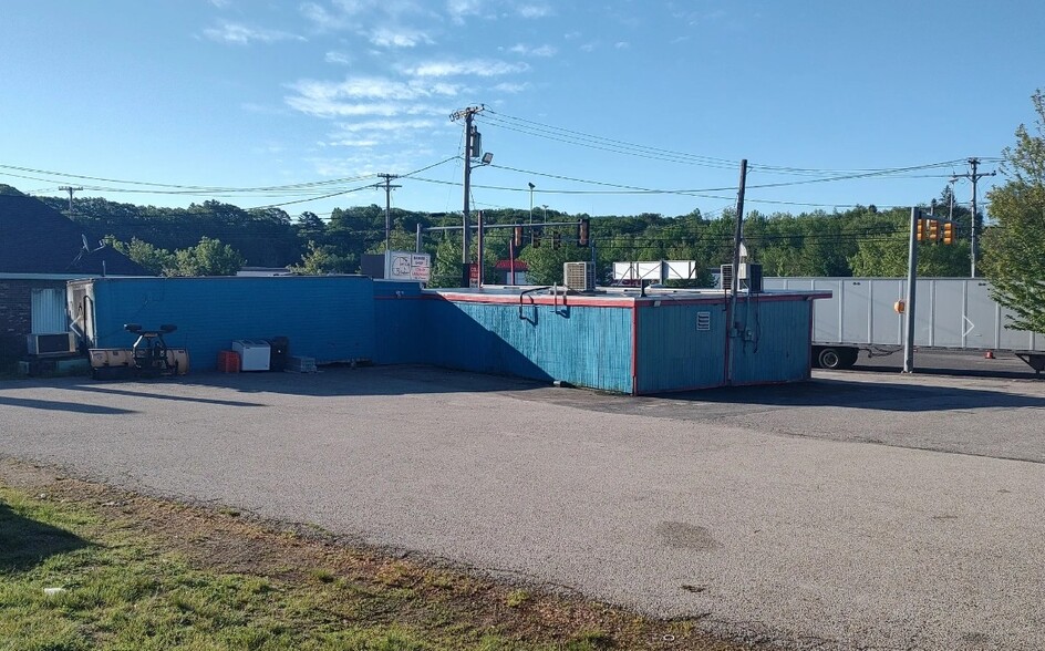 More Photos Of 718 Southbridge St, Auburn Convenience Store For Sale