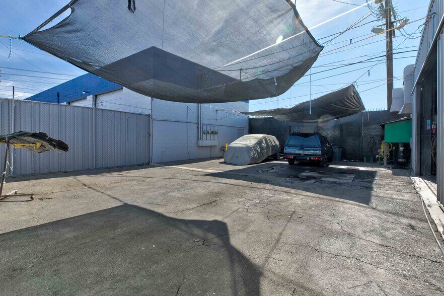 More Photos Of 11782 Sheldon St, Sun Valley Warehouse For Lease