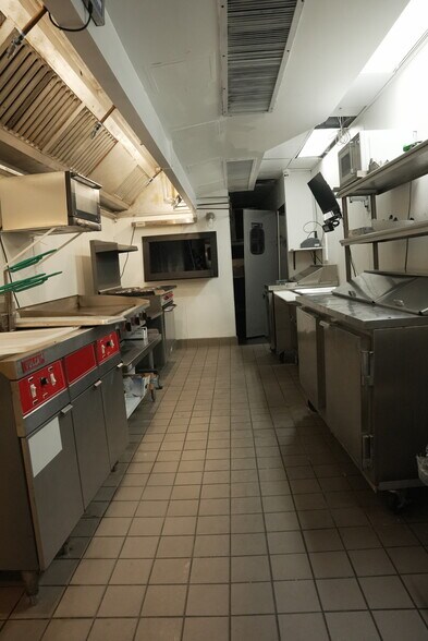 More Photos Of 2016 Main St, Houston Apartments For Sale