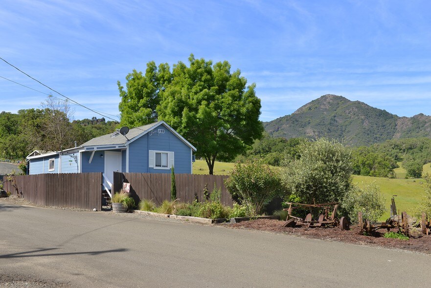 More Photos Of 14600 S Highway 101, Hopland Winery Vineyard For Sale