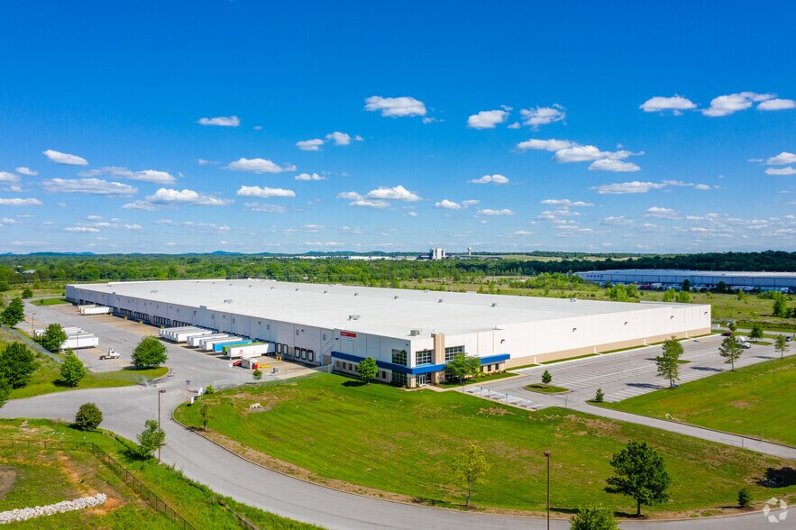 More Photos Of 245 Couchville Industrial Blvd, Mount Juliet Distribution For Lease