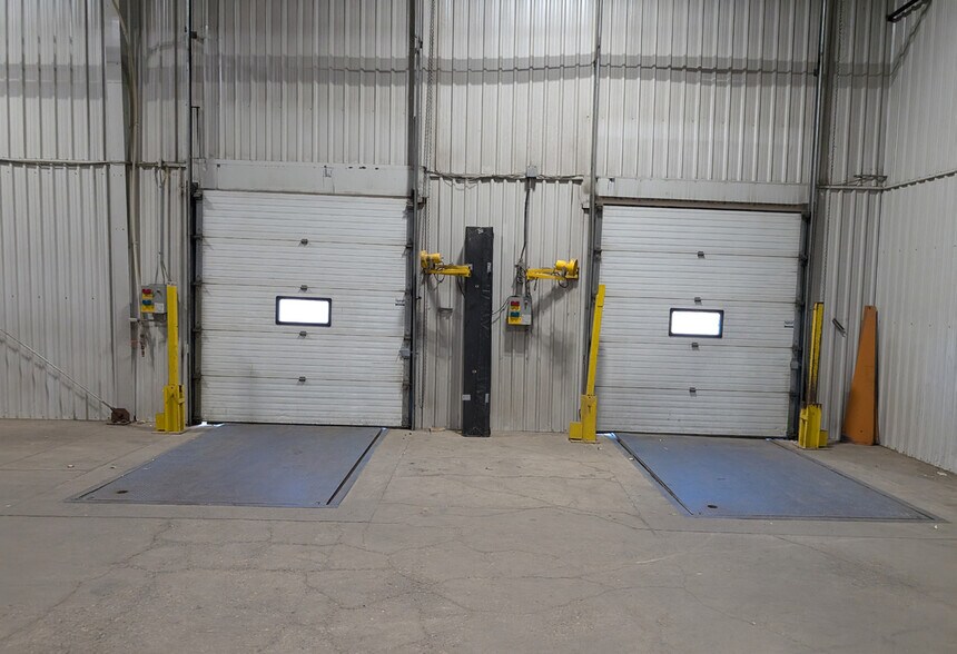 More Photos Of 363 Maxwell Cres, Regina Warehouse For Sale