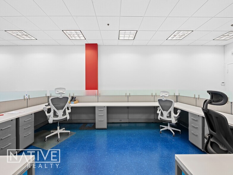More Photos Of 701 SE 32nd Ct, Fort Lauderdale Flex For Lease