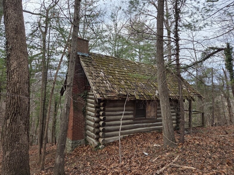 More Photos Of 934 Commander Dr, Roanoke Specialty For Sale