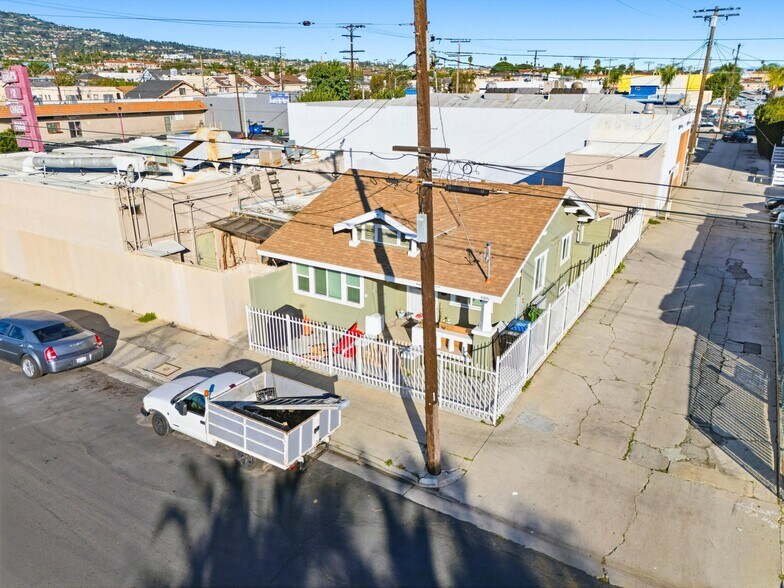 More Photos Of 486 W 20th St, San Pedro Storefront Retail Residential For Sale