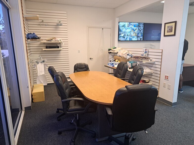 More Photos Of 679 NW Enterprise Dr, Port Saint Lucie Light Distribution For Sale
