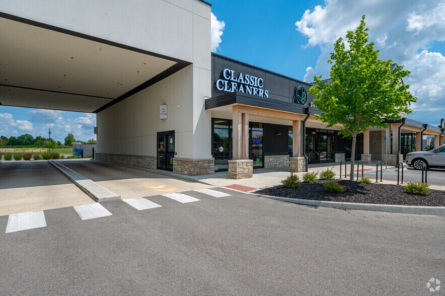 More Photos Of 3091 S US 421, Zionsville Storefront For Sale