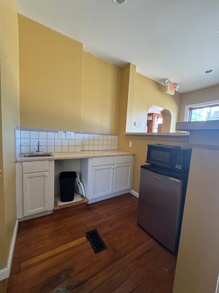 More Photos Of 9531 Main St, Whitmore Lake Storefront Retail Residential For Sale