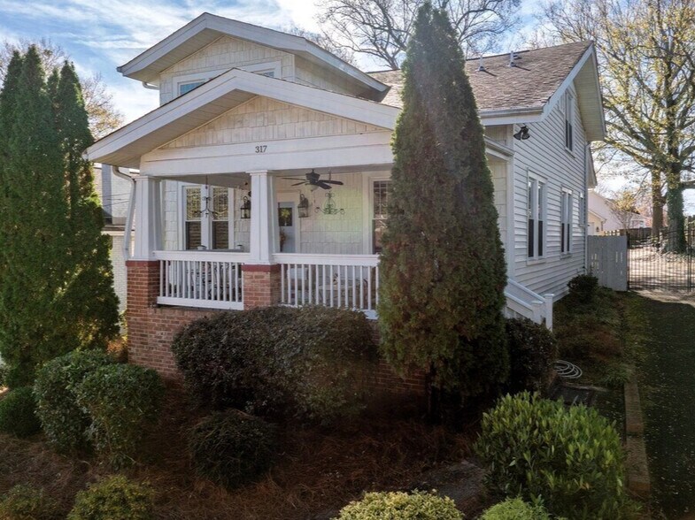 Primary Photo Of 317 W Stone Ave, Greenville Office Residential For Sale
