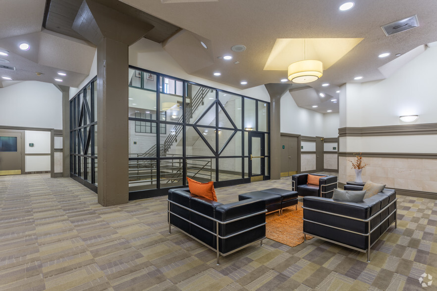 More Photos Of 323 W Lakeside Ave, Cleveland Office For Lease