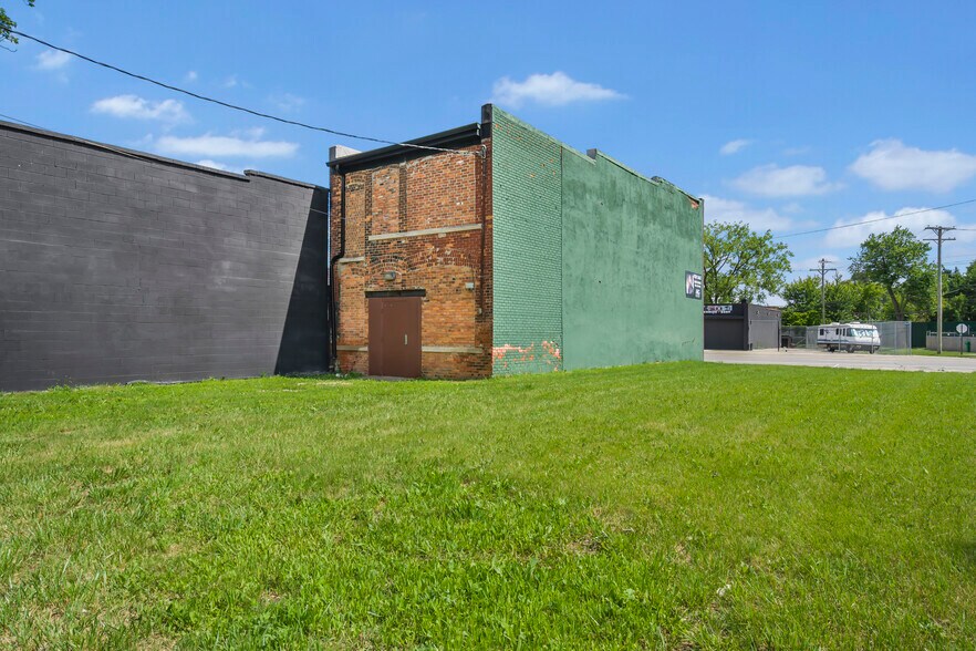 More Photos Of 4536 Michigan Ave, Detroit Storefront For Sale