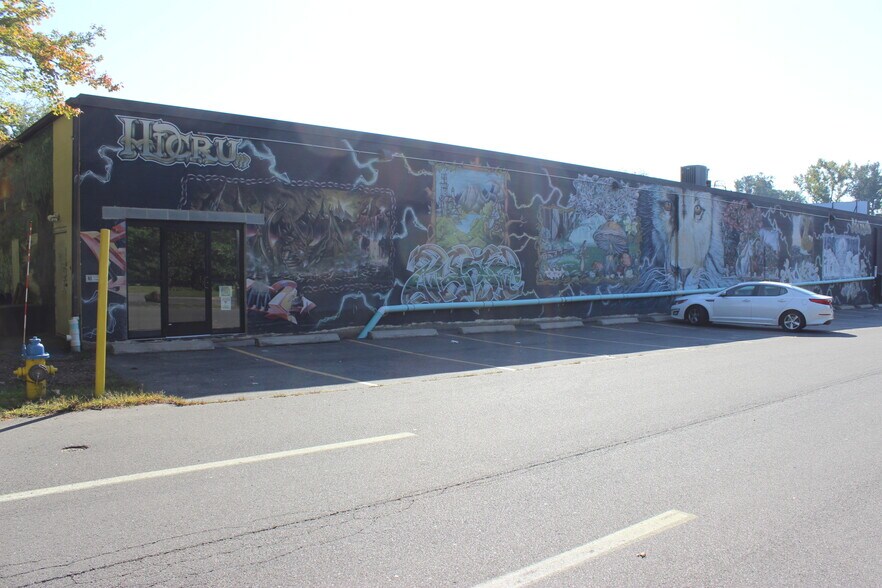 More Photos Of 969-979 Meriden Waterbury Tpke, Plantsville Freestanding For Lease