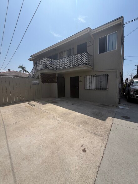 More Photos Of 4262-4266 Chamoune Ave, San Diego Apartments For Sale
