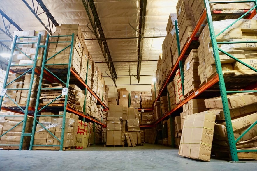 More Photos Of 16882 S Main St, Gardena Warehouse For Lease