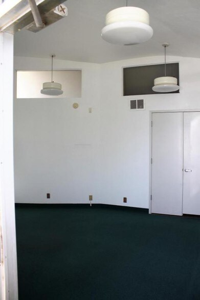 More Photos Of 316 W F St, Oakdale Storefront Retail Office For Sale