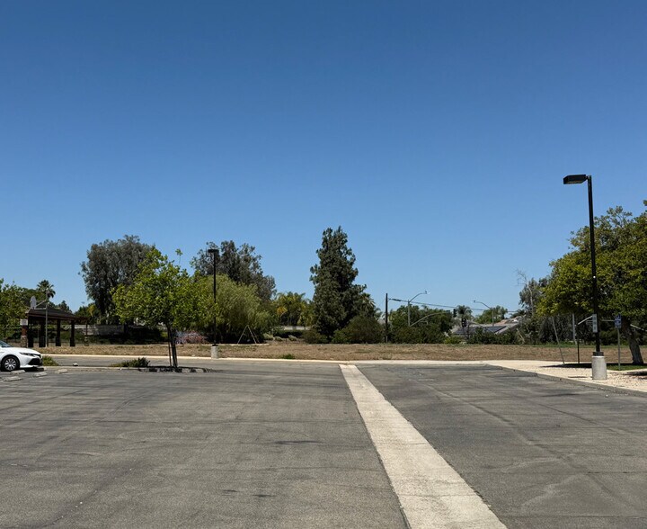 More Photos Of 1504 Taber St, Corona Religious Facility For Lease