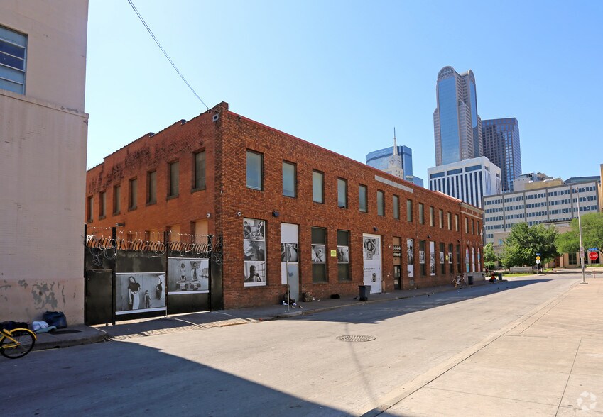 More Photos Of 1822 Young St, Dallas Office For Sale