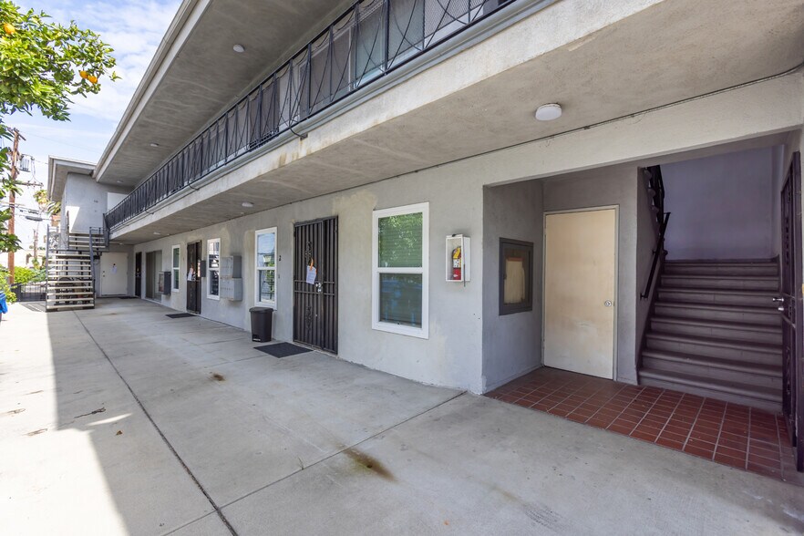 More Photos Of 406 S St Andrews Pl, Los Angeles Apartments For Sale