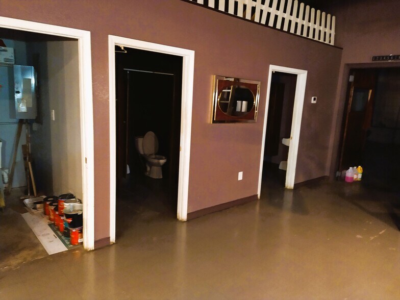 More Photos Of 615 N Cedar St, Queen City Lodge Meeting Hall For Sale