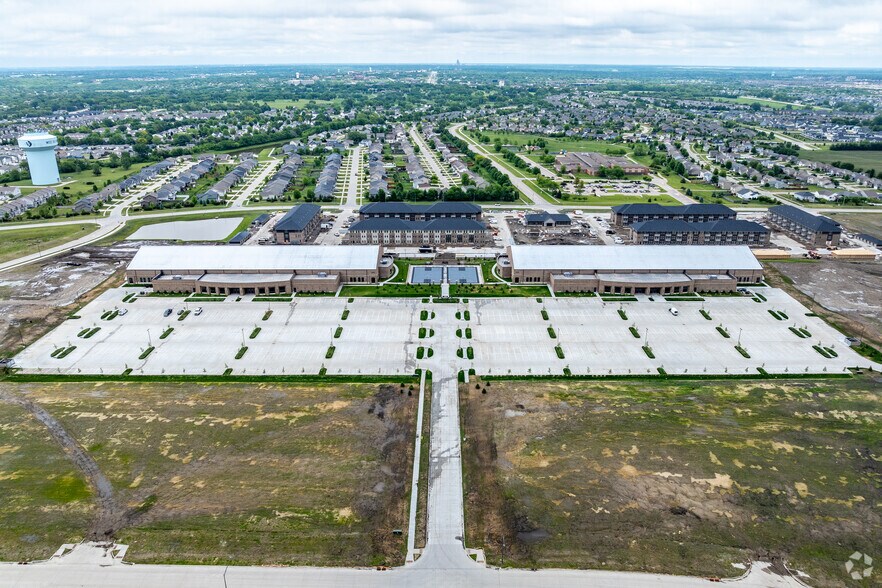 More Photos Of 2045 SE Glacier Trail, Waukee Sports And Entertainment For Sale