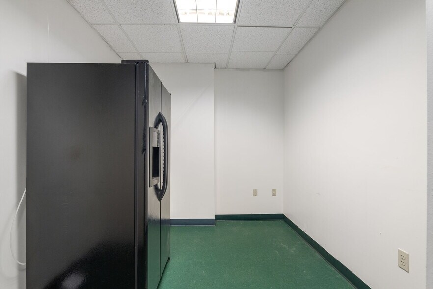 More Photos Of 19 Dove St, Albany Office For Sale