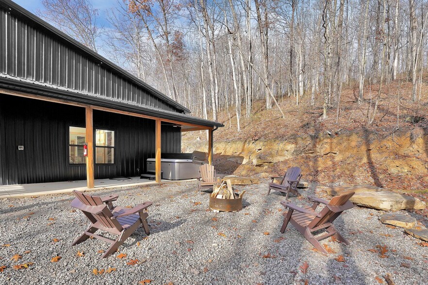 More Photos Of 21360 State Route 327, Laurelville Specialty For Sale