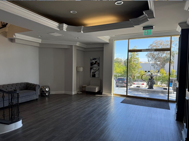 More Photos Of 5707 Corsa Ave, Westlake Village Loft Creative Space For Lease